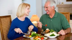 Alimentazione dopo i 60 anni: questi 7 gruppi alimentari sono spesso più difficili da digerire – e le migliori alternative